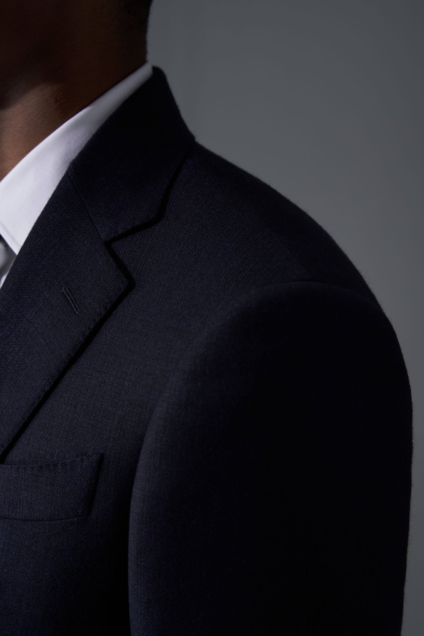 Zegna Deep Navy Travel-Friendly Bespoke Suit | Niviosuits
