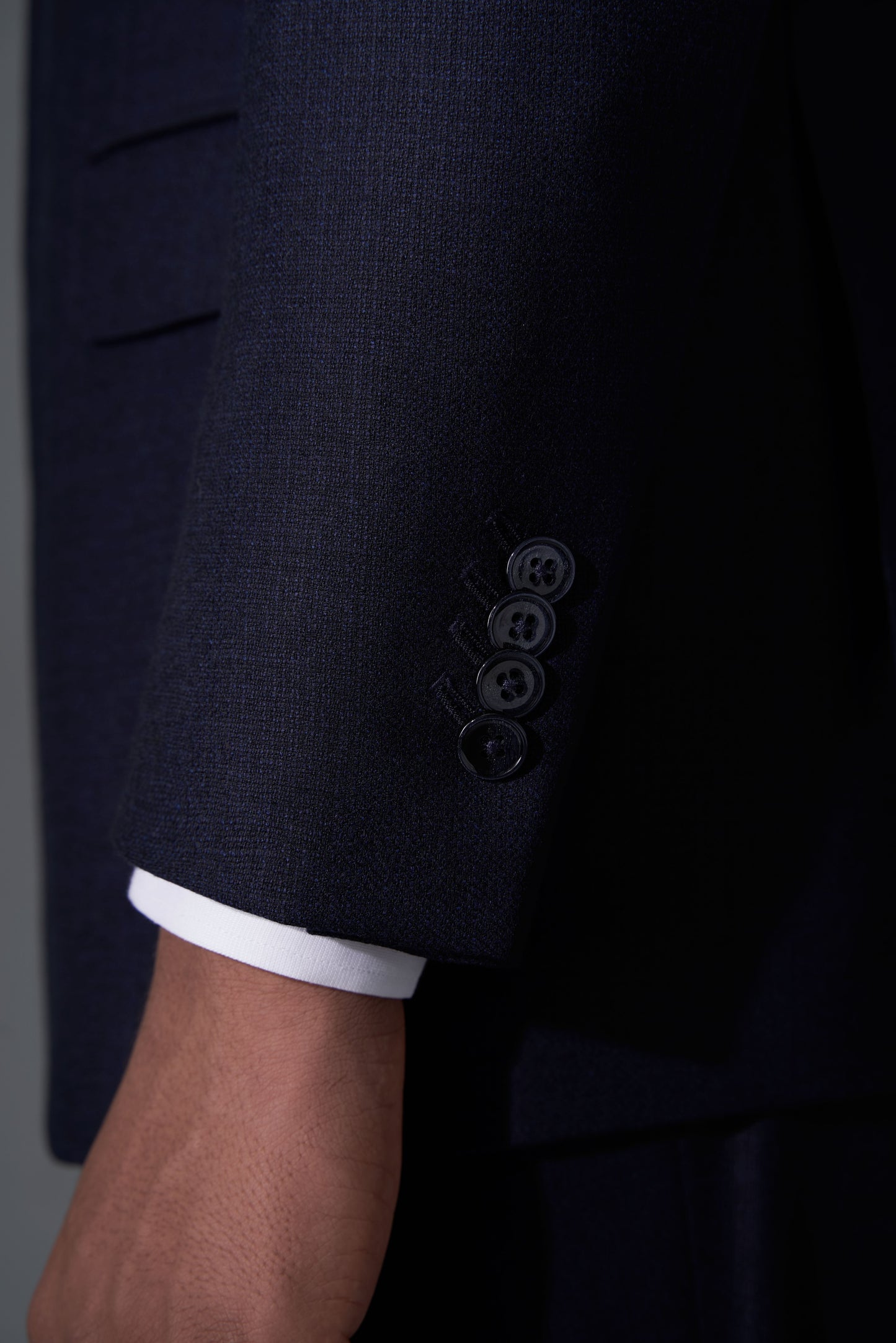 Zegna Deep Navy Travel-Friendly Bespoke Suit | Niviosuits